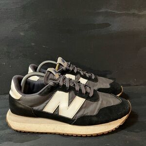 New Balance 237 V1 Shoes Mens Size 9.5 Black Gray Sneakers Casual MS237GA